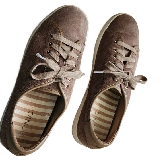 Vionic Brinley Women's Water Resistant Tan Suede Sneaker, Women’s Size 10 - Picture 1 of 3